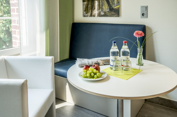 Sitzecke in der Lounge, Wahlleistungsstation, Albertinen Krankenhaus, Albertinen Herz- und Gefäßzentrum, Standort Hamburg-Schnelsen Sitzecke in der Lounge, Wahlleistungsstation, Albertinen Krankenhaus, Albertinen Herz- und Gefäßzentrum, Standort Hamburg-Schnelsen