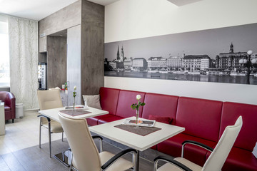 Lounge, Wahlleistungsstation, Albertinen Krankenhaus, Albertinen Herz- und Gefäßzentrum, Standort Hamburg-Volksdorf Lounge, Wahlleistungsstation, Albertinen Krankenhaus, Albertinen Herz- und Gefäßzentrum, Standort Hamburg-Volksdorf