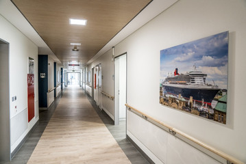 Stationsflur, Wahlleistungsstation, Albertinen Krankenhaus, Albertinen Herz- und Gefäßzentrum, Standort Hamburg-Schnelsen Stationsflur, Wahlleistungsstation, Albertinen Krankenhaus, Albertinen Herz- und Gefäßzentrum, Standort Hamburg-Schnelsen