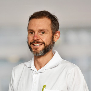 Porträt Dr. med. univ. Timo Haselbach, Oberarzt, Herzchirurgie, Albertinen Herz- und Gefäßzentrum